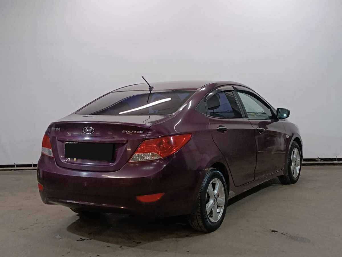 Hyundai Solaris с пробегом — 2012 год. Фото: #4