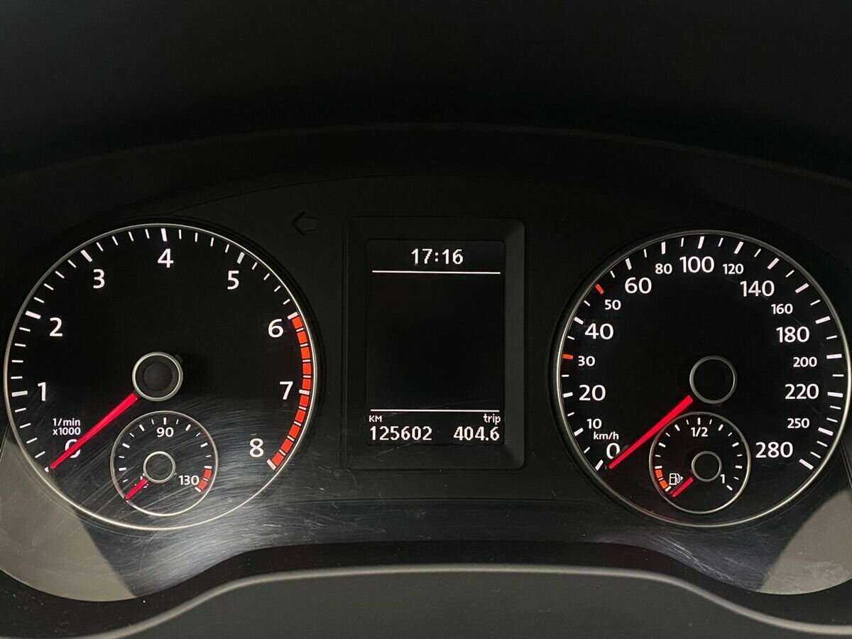 Volkswagen Jetta с пробегом — 2013 год. Фото: #10