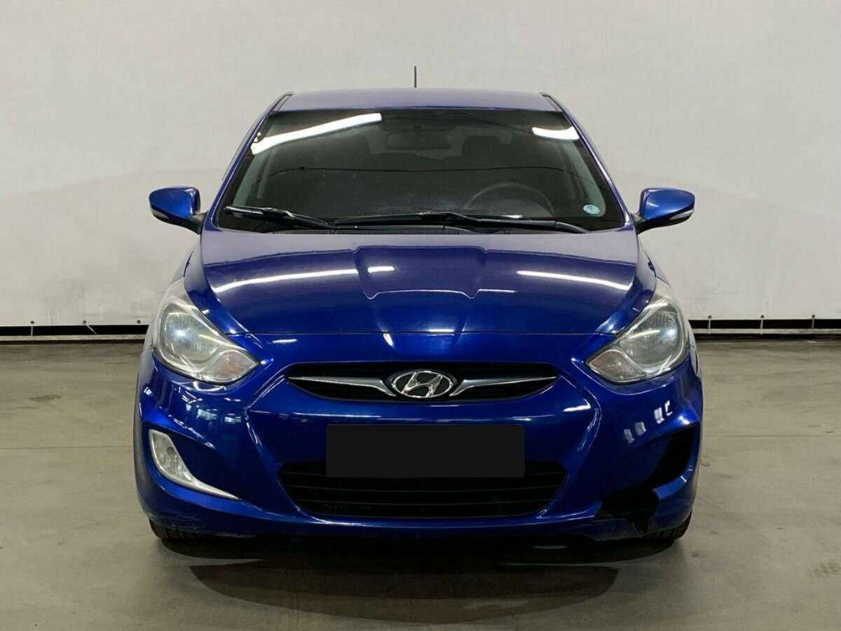 Hyundai Solaris с пробегом — 2012 год. Фото: #1