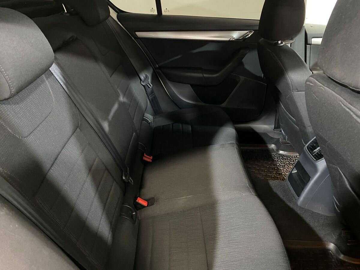 Skoda Octavia с пробегом — 2013 год. Фото: #9