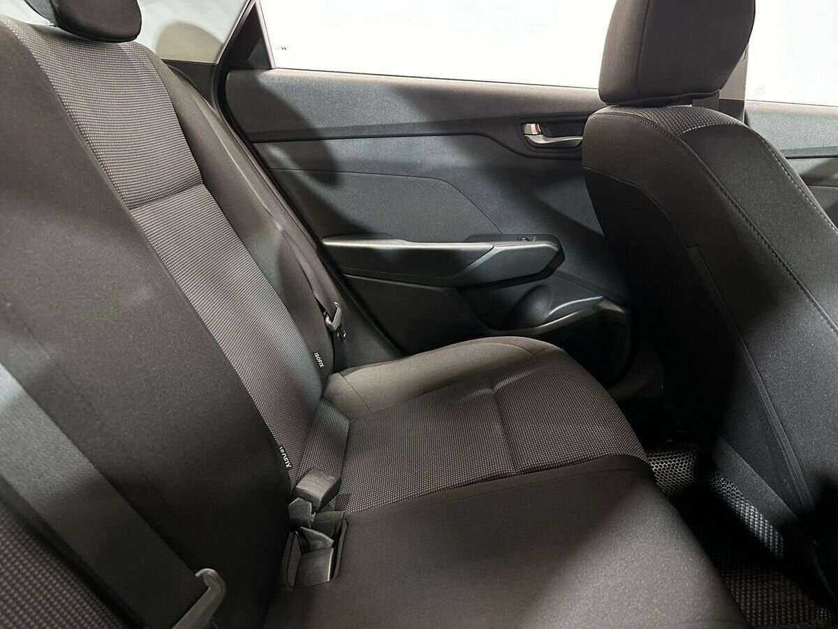 Hyundai Solaris с пробегом — 2019 год. Фото: #9