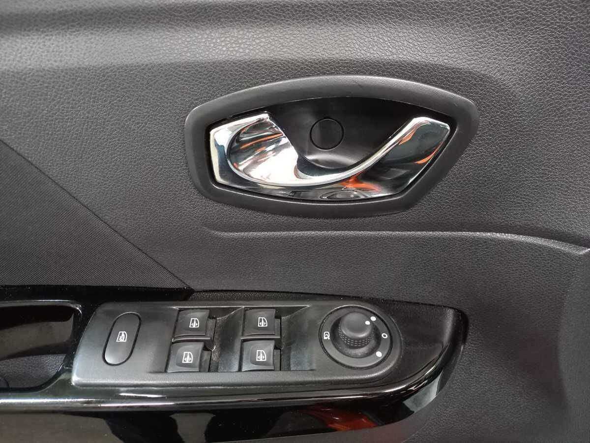 Renault Kaptur с пробегом — 2016 год. Фото: #14