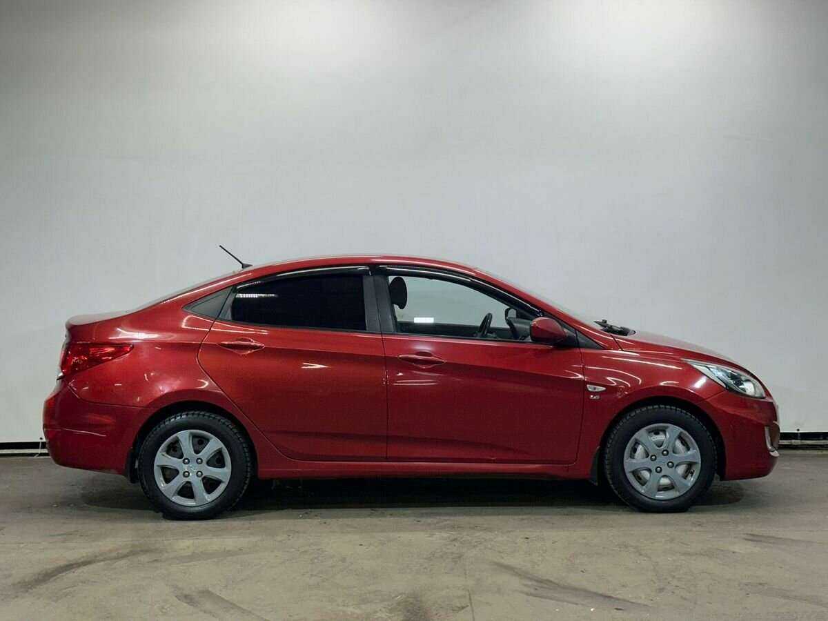 Hyundai Solaris с пробегом — 2013 год. Фото: #3