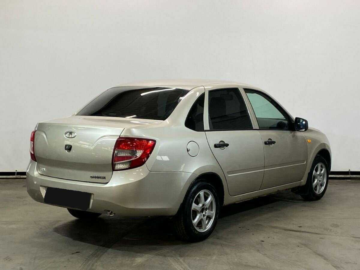 Lada (ВАЗ) Granta с пробегом — 2012 год. Фото: #4