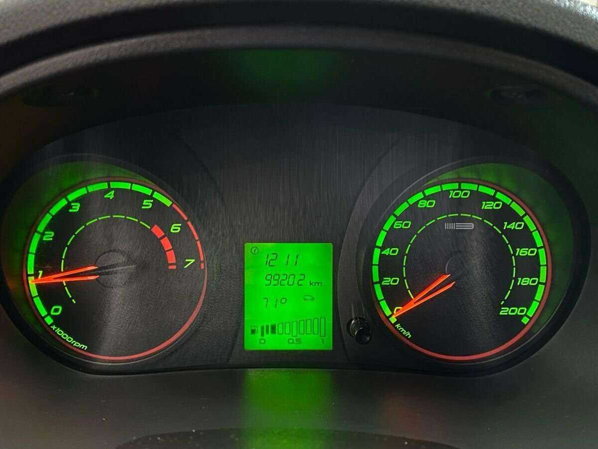 Lada (ВАЗ) Kalina с пробегом — 2015 год. Фото: #11