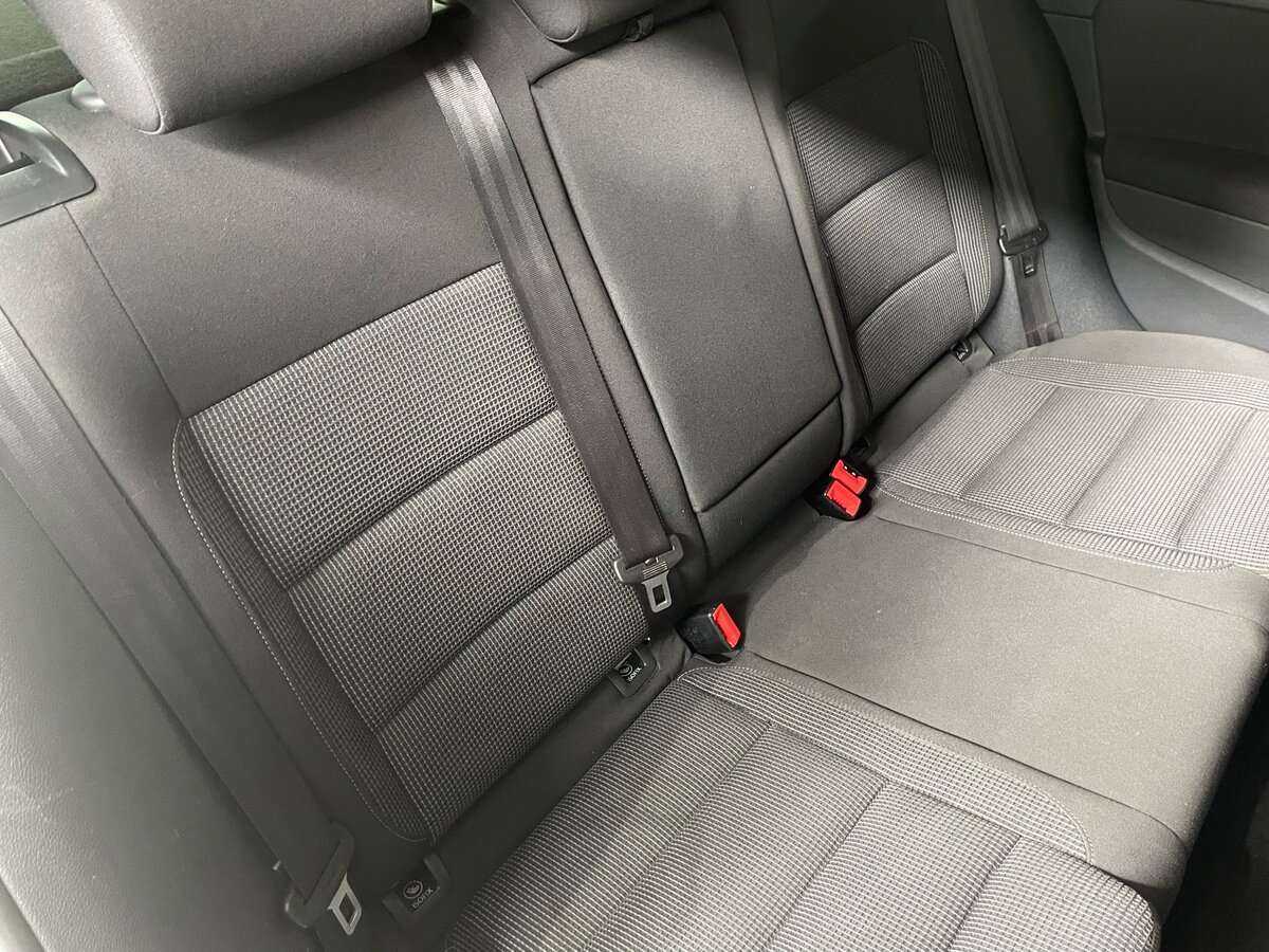 Volkswagen Golf с пробегом — 2012 год. Фото: #18