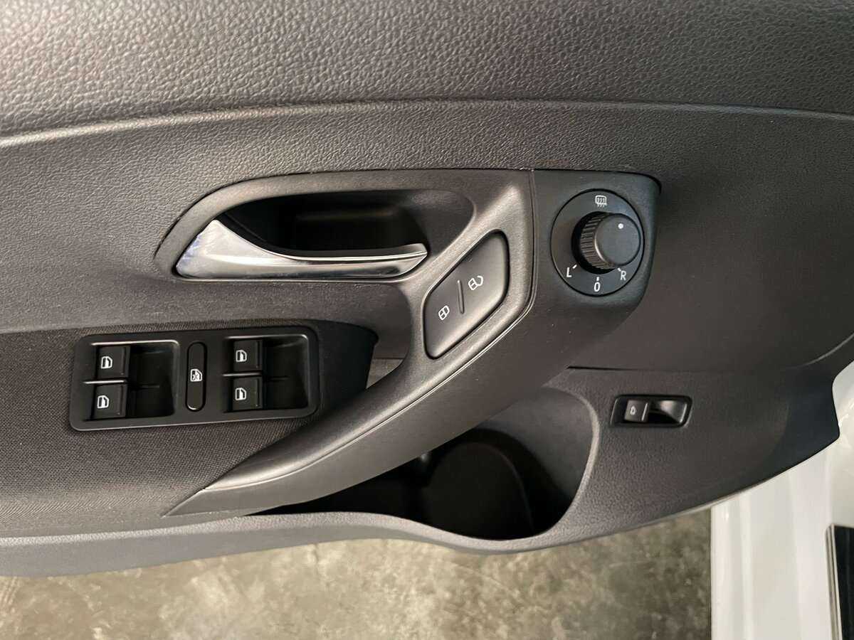 Volkswagen Polo с пробегом — 2018 год. Фото: #17