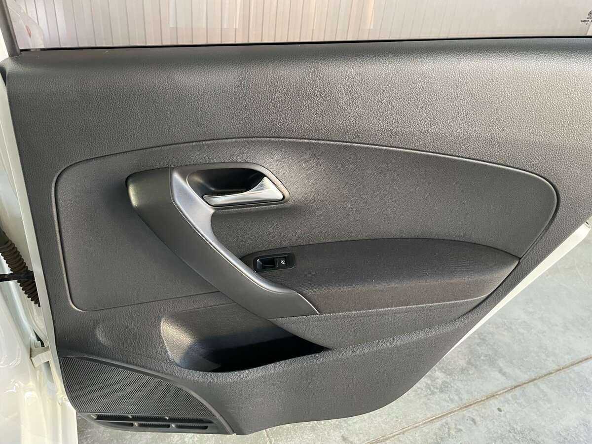 Volkswagen Polo с пробегом — 2018 год. Фото: #19