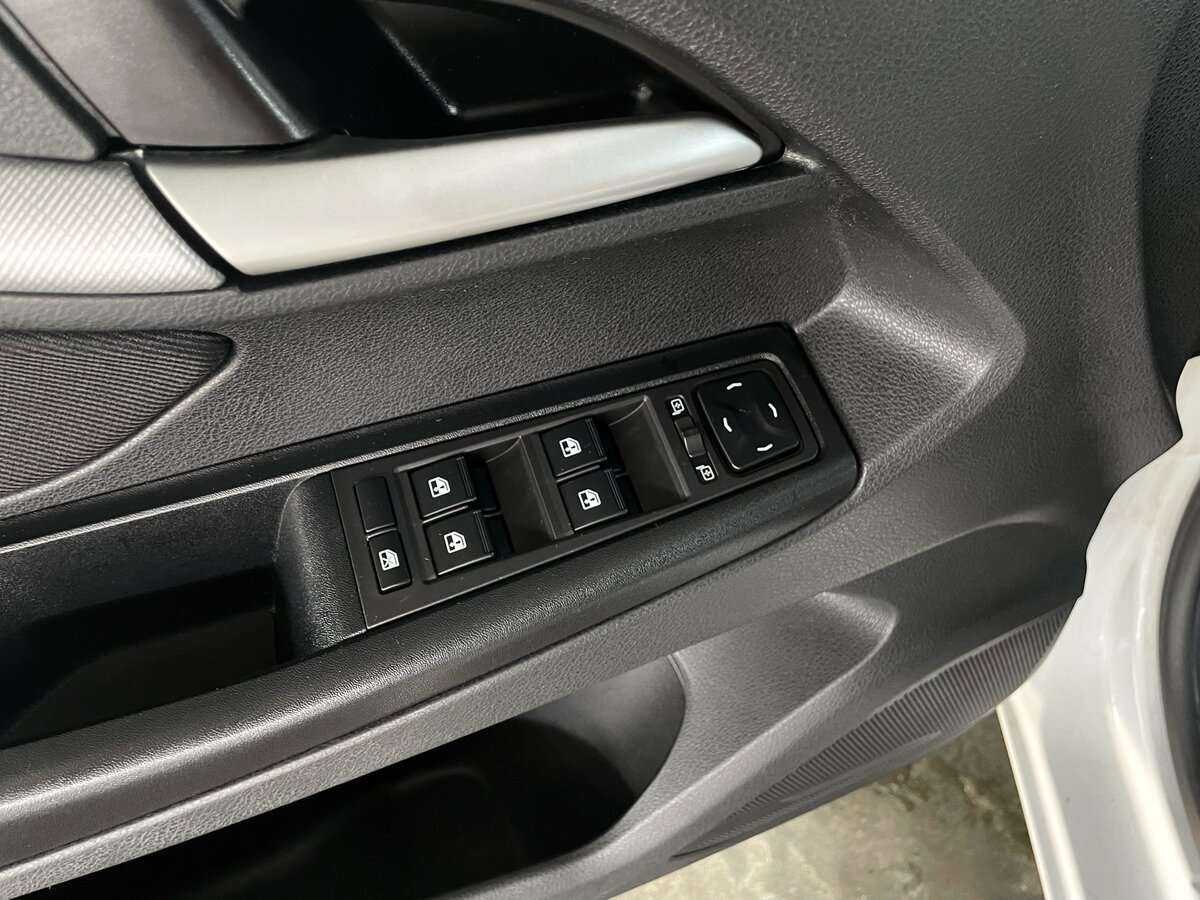 Lada (ВАЗ) Vesta с пробегом — 2017 год. Фото: #20