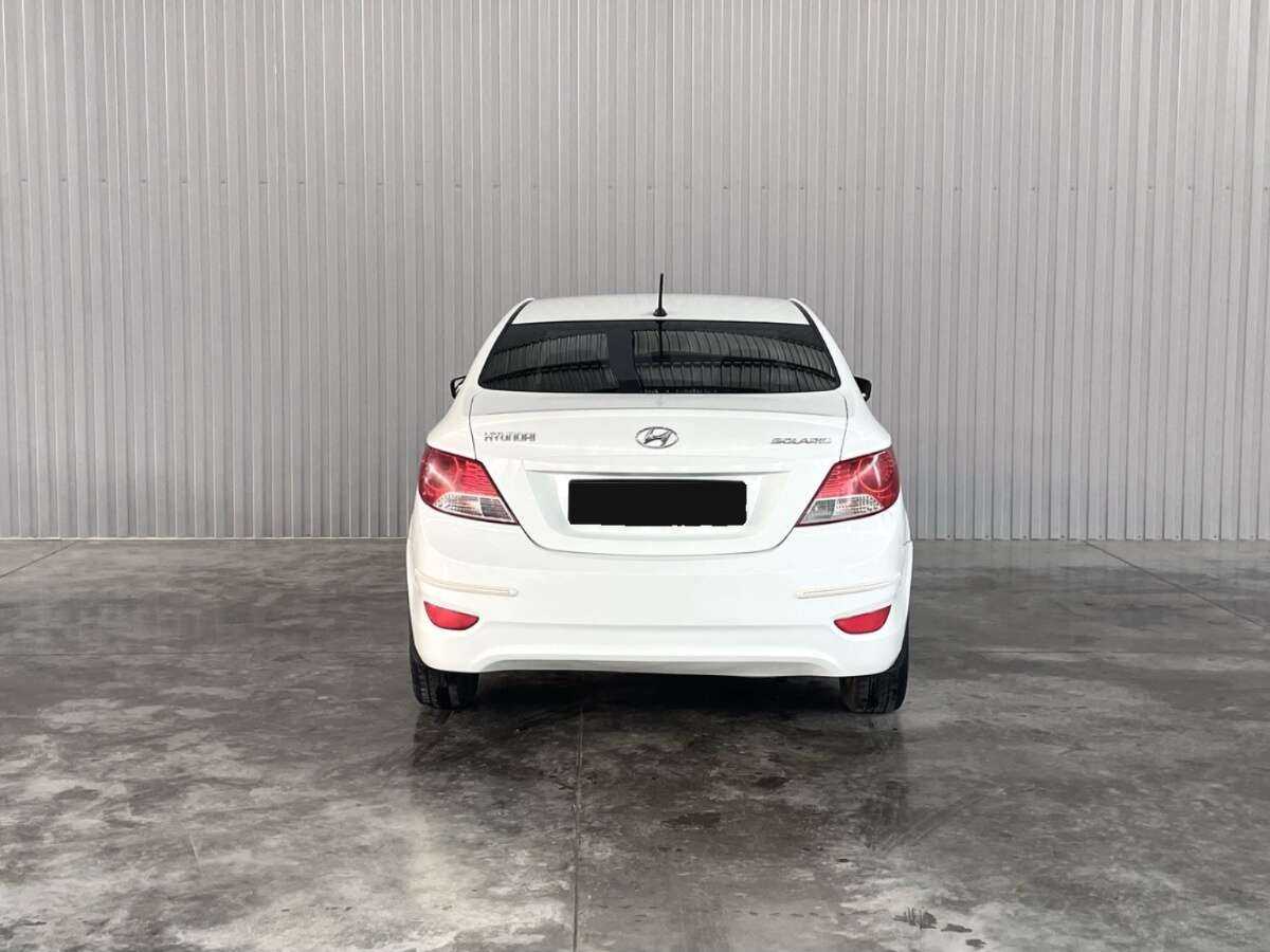 Hyundai Solaris с пробегом — 2013 год. Фото: #5