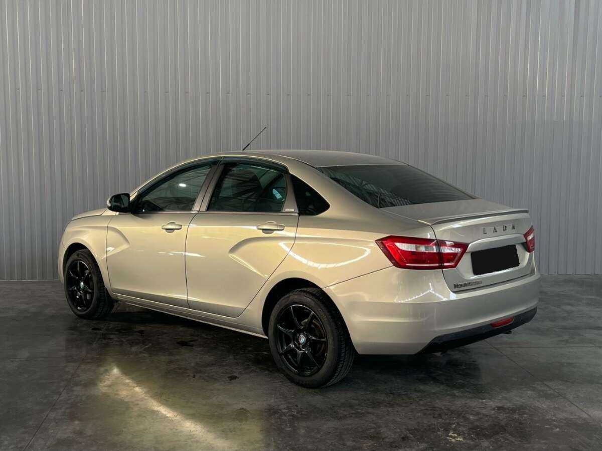 Lada (ВАЗ) Vesta с пробегом — 2017 год. Фото: #6