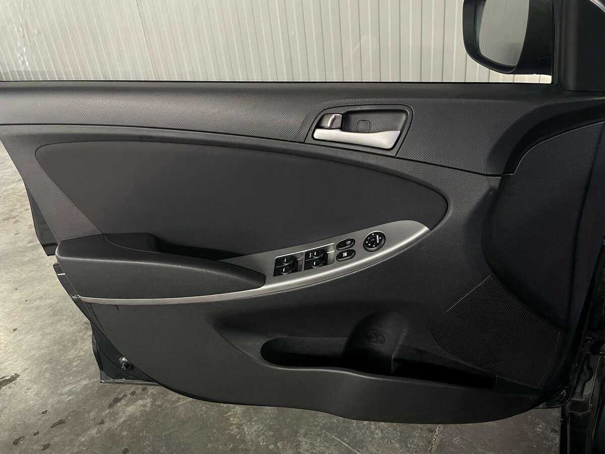 Hyundai Solaris с пробегом — 2016 год. Фото: #18