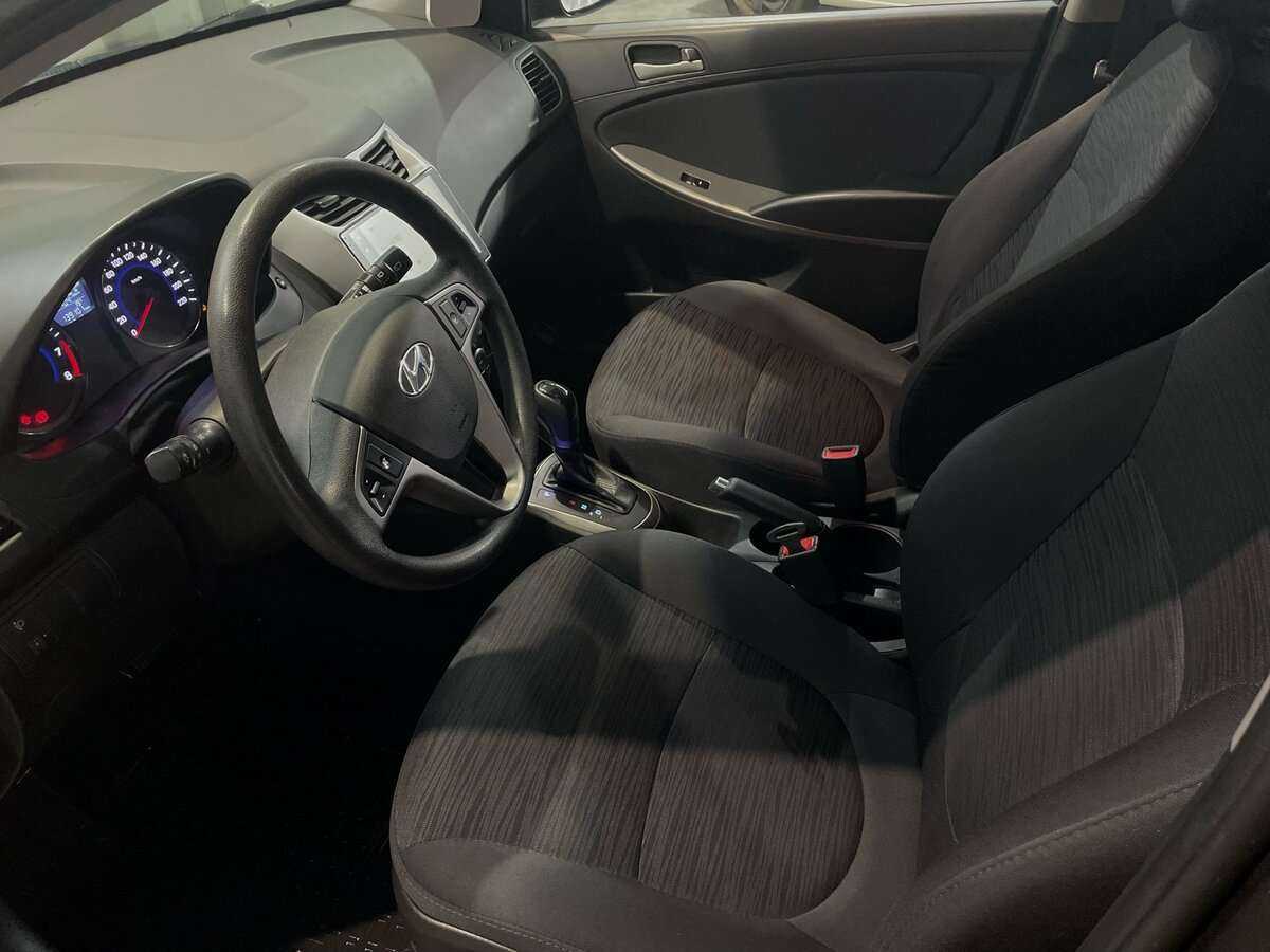 Hyundai Solaris с пробегом — 2015 год. Фото: #10