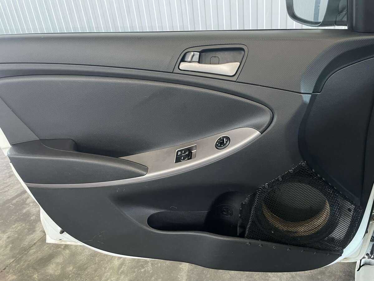 Hyundai Solaris с пробегом — 2014 год. Фото: #18