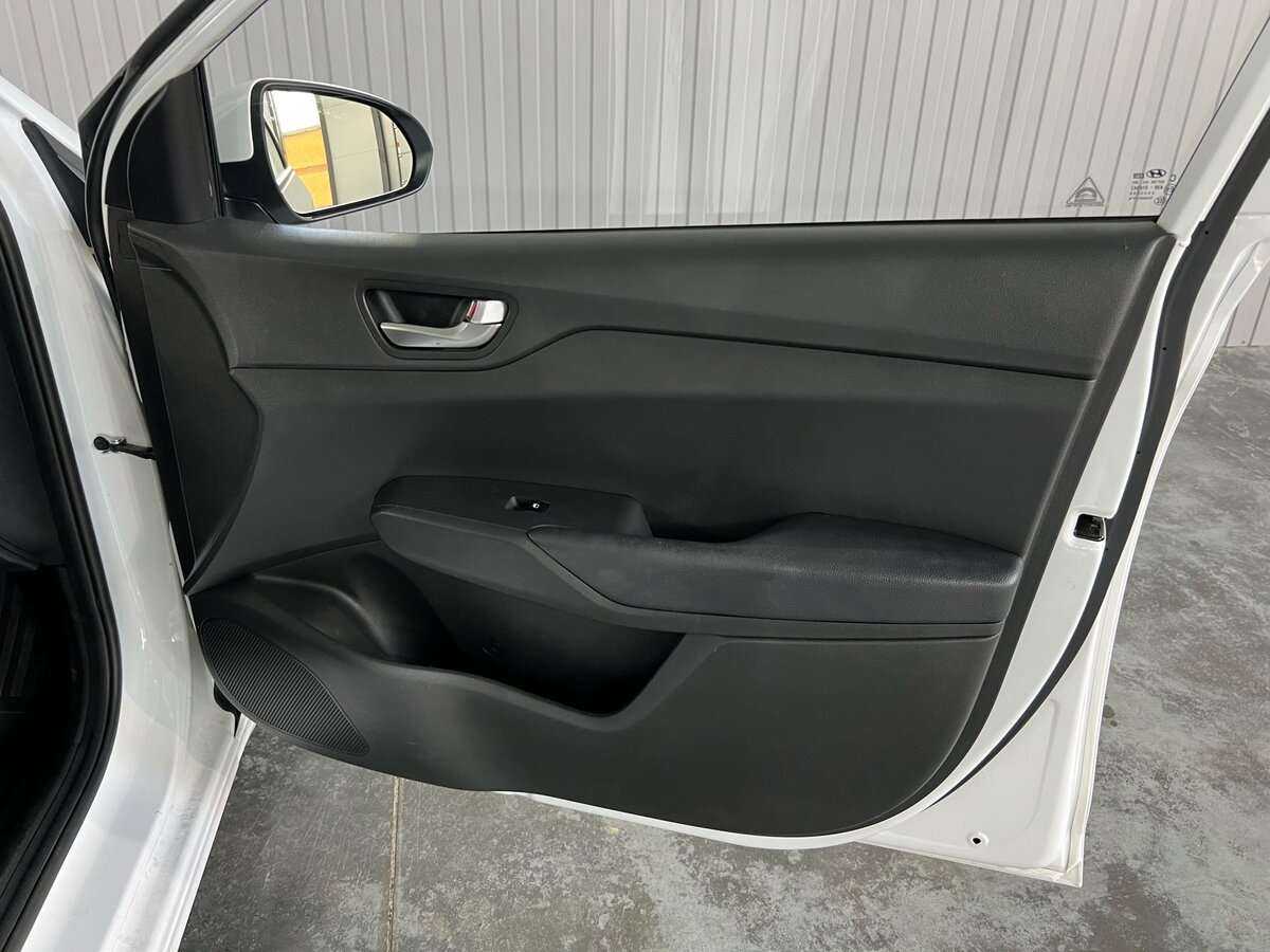 Hyundai Solaris с пробегом — 2021 год. Фото: #13