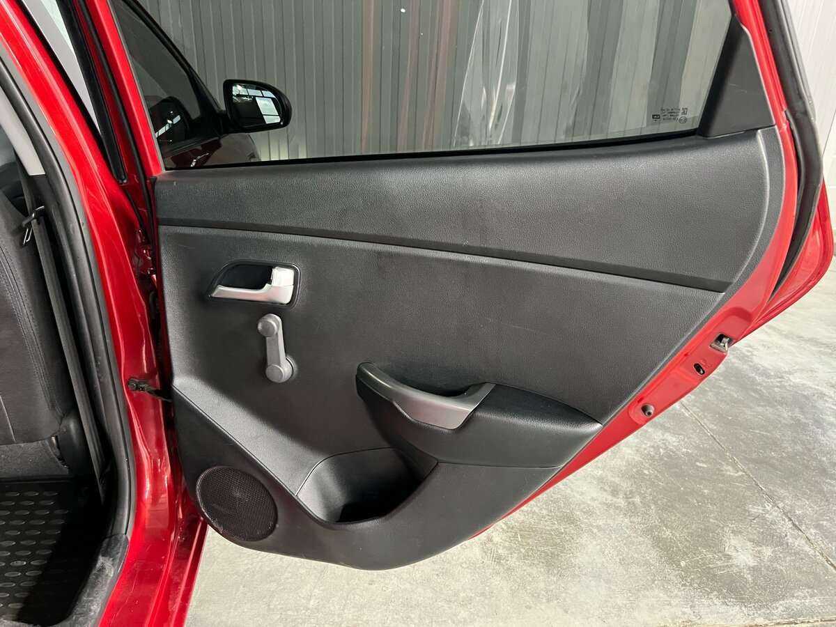 Kia Rio с пробегом — 2015 год. Фото: #18