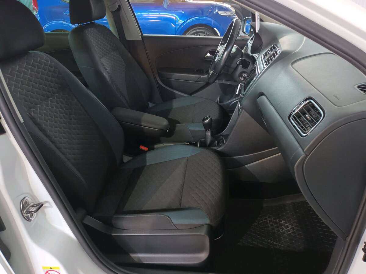 Volkswagen Polo с пробегом — 2019 год. Фото: #12