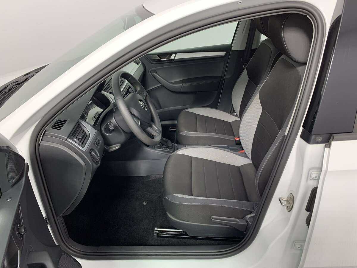 Skoda Rapid с пробегом — 2019 год. Фото: #13