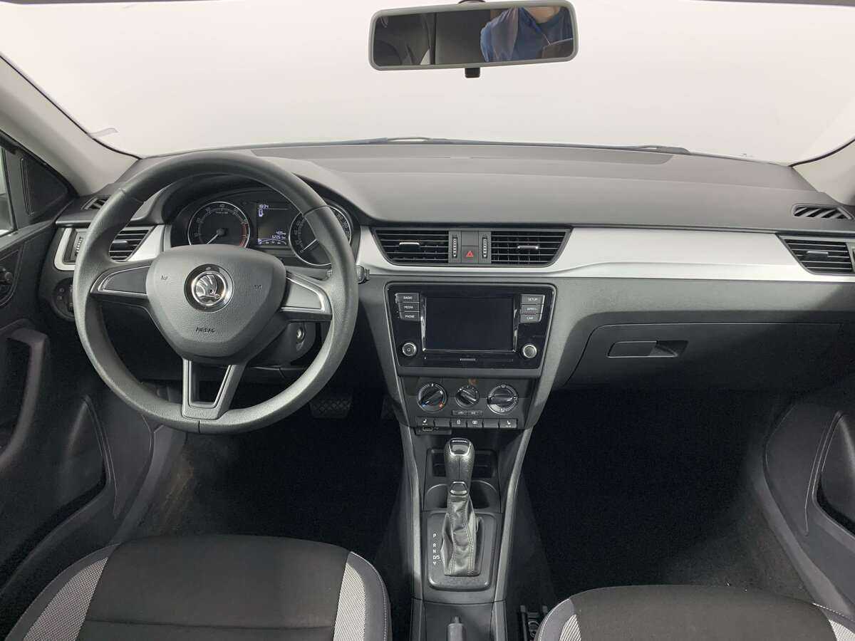 Skoda Rapid с пробегом — 2019 год. Фото: #10