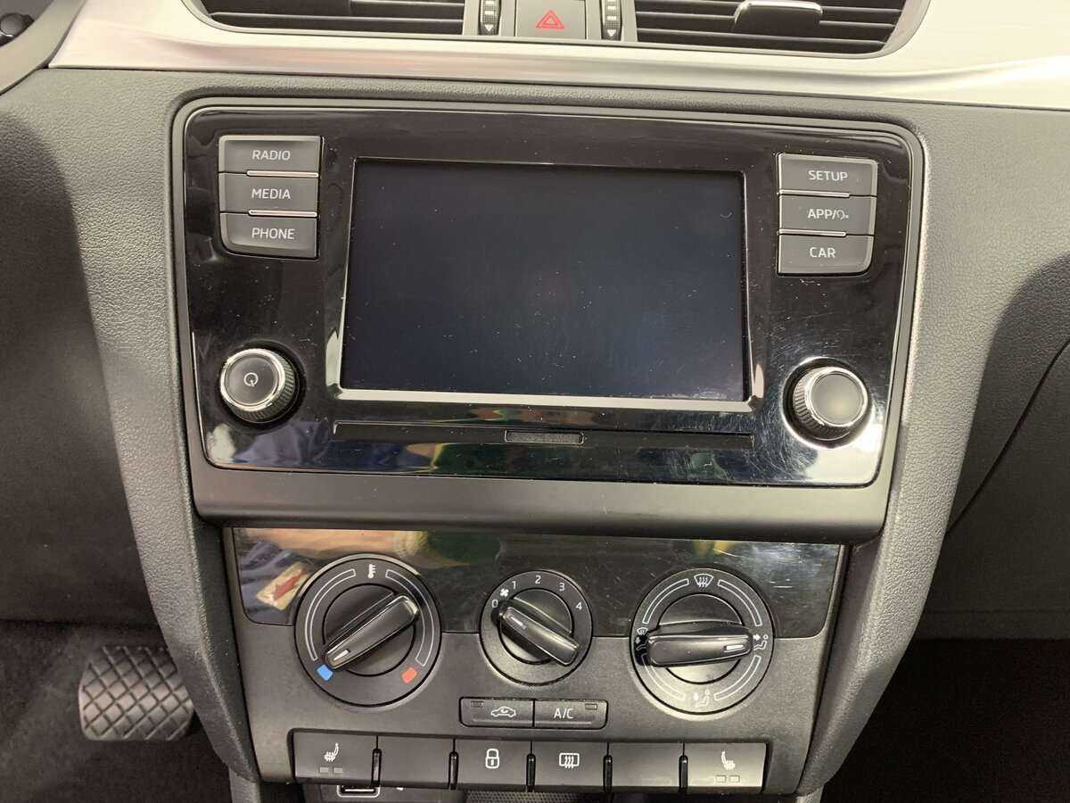 Skoda Rapid с пробегом — 2019 год. Фото: #11