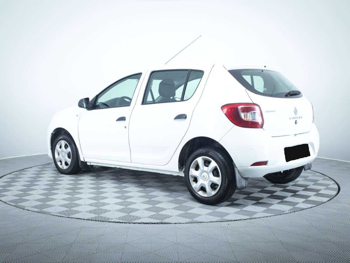Renault Sandero с пробегом — 2017 год. Фото: #7