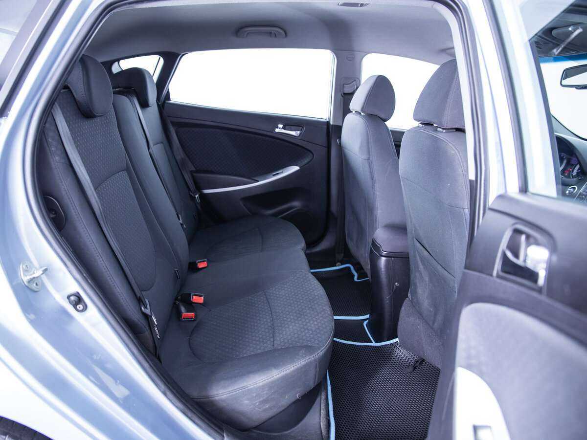 Hyundai Solaris с пробегом — 2012 год. Фото: #8