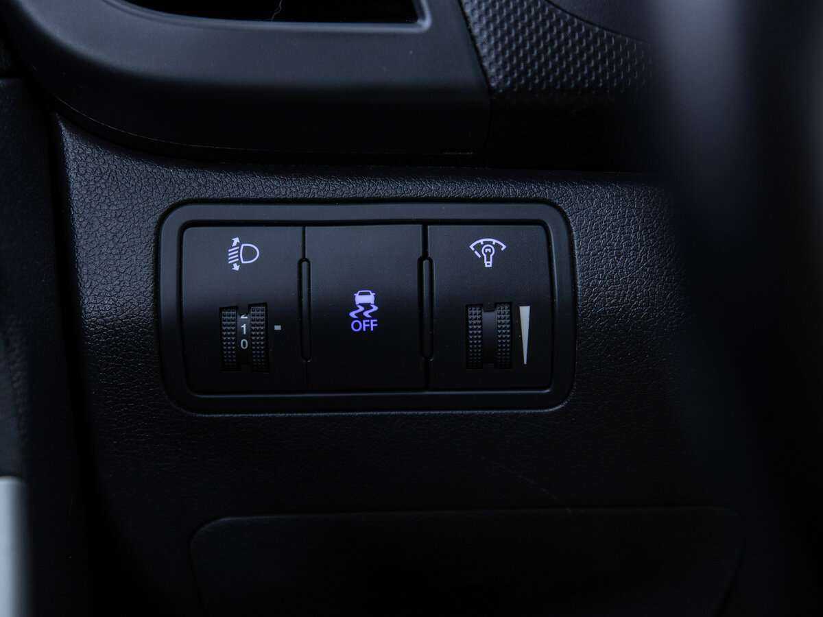 Hyundai Solaris с пробегом — 2012 год. Фото: #11