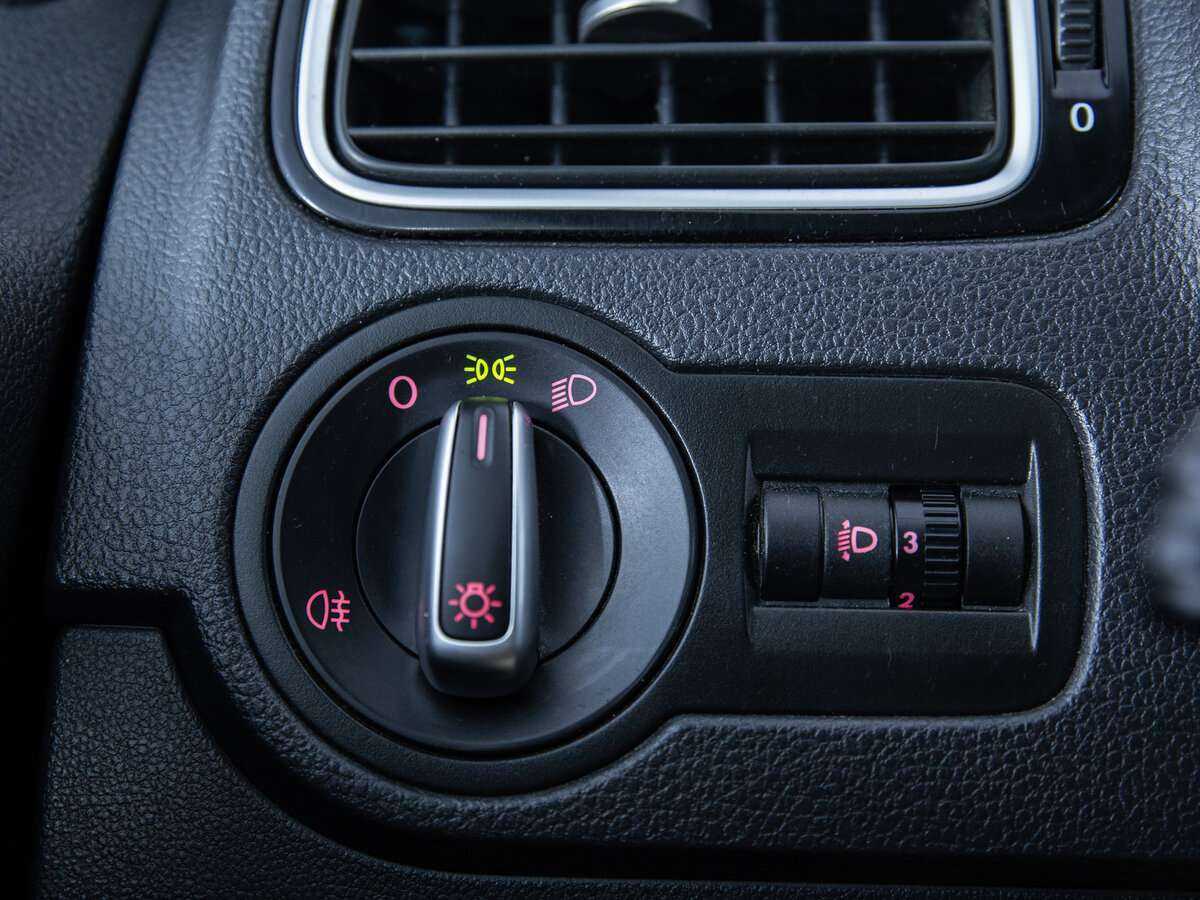 Volkswagen Polo с пробегом — 2019 год. Фото: #13