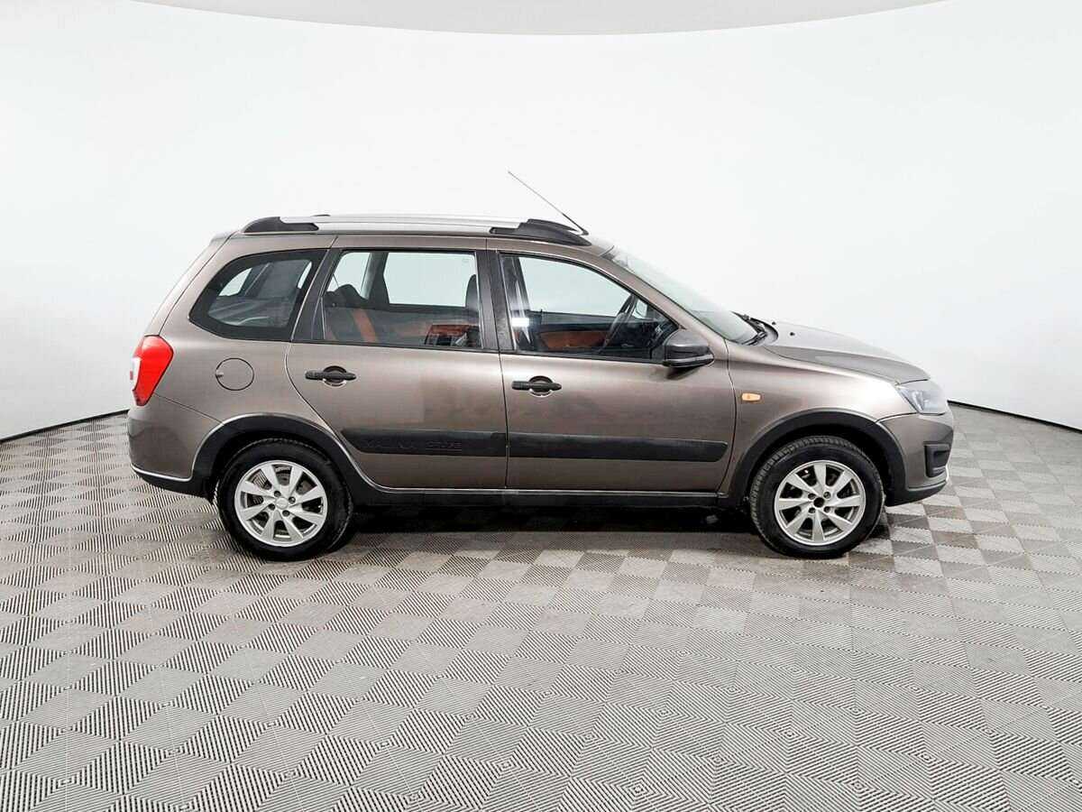 Lada (ВАЗ) Kalina с пробегом — 2016 год. Фото: #3