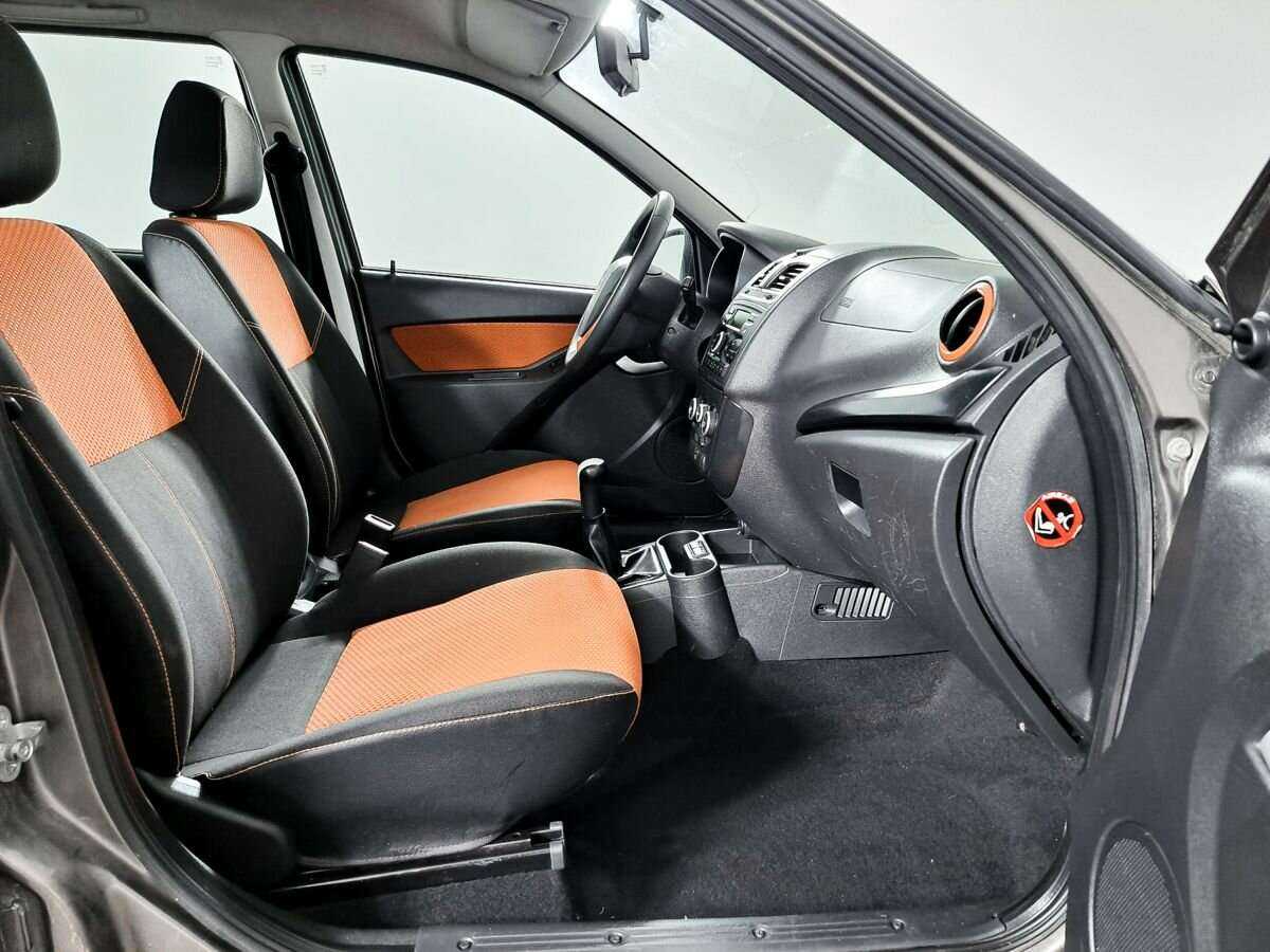 Lada (ВАЗ) Kalina с пробегом — 2016 год. Фото: #7