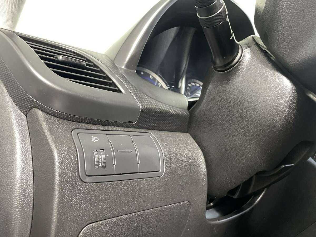 Hyundai Solaris с пробегом — 2014 год. Фото: #8