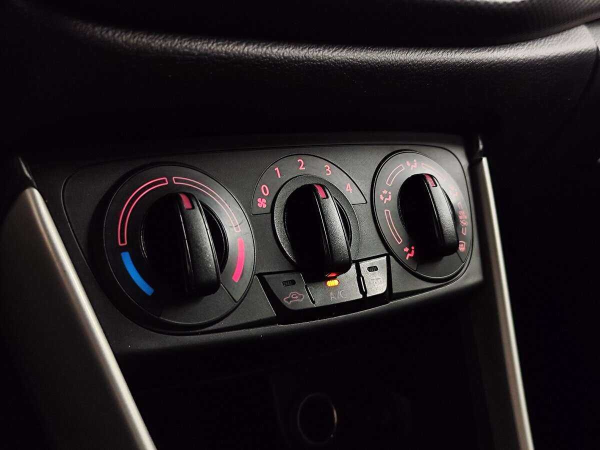 Suzuki SX4 с пробегом — 2014 год. Фото: #16