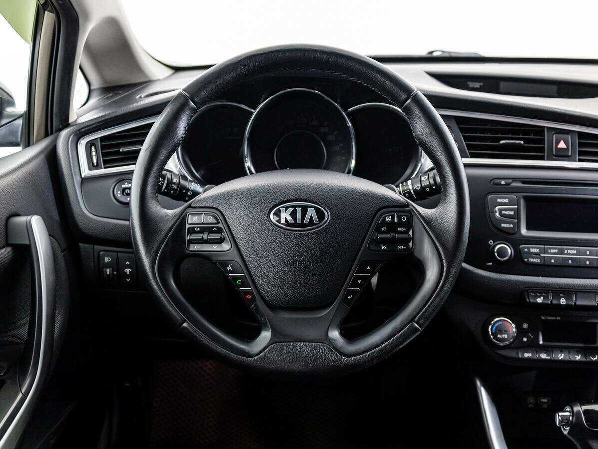 Kia Ceed с пробегом — 2015 год. Фото: #13
