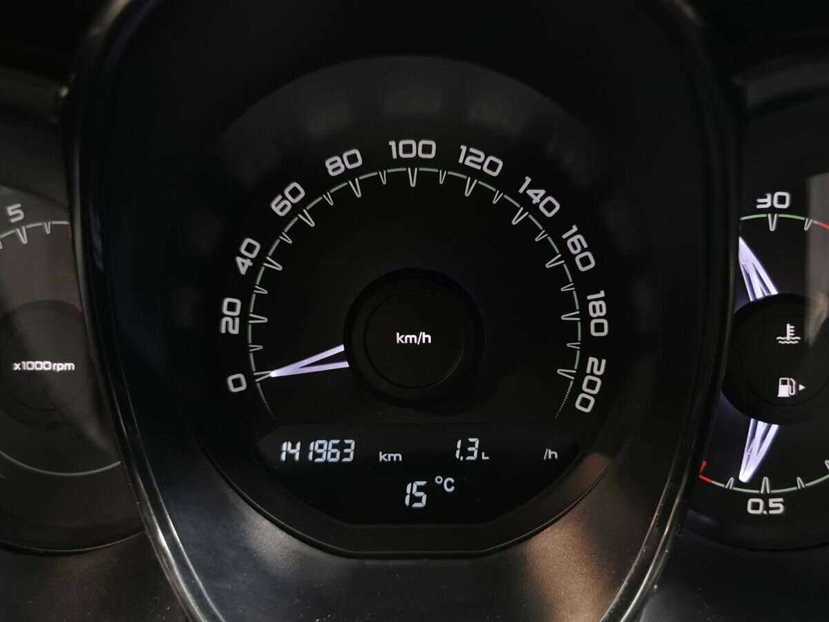 Lada (ВАЗ) Vesta с пробегом — 2017 год. Фото: #15