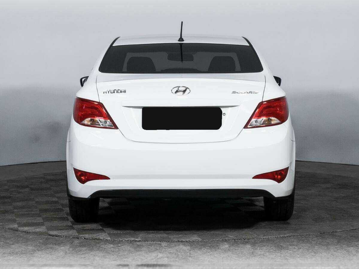 Hyundai Solaris с пробегом — 2015 год. Фото: #5