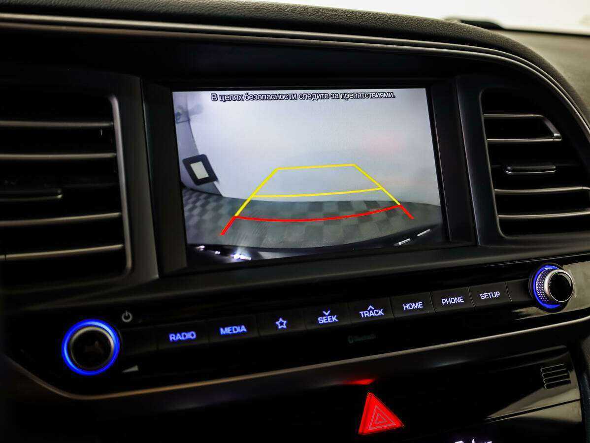 Hyundai Elantra с пробегом — 2019 год. Фото: #11