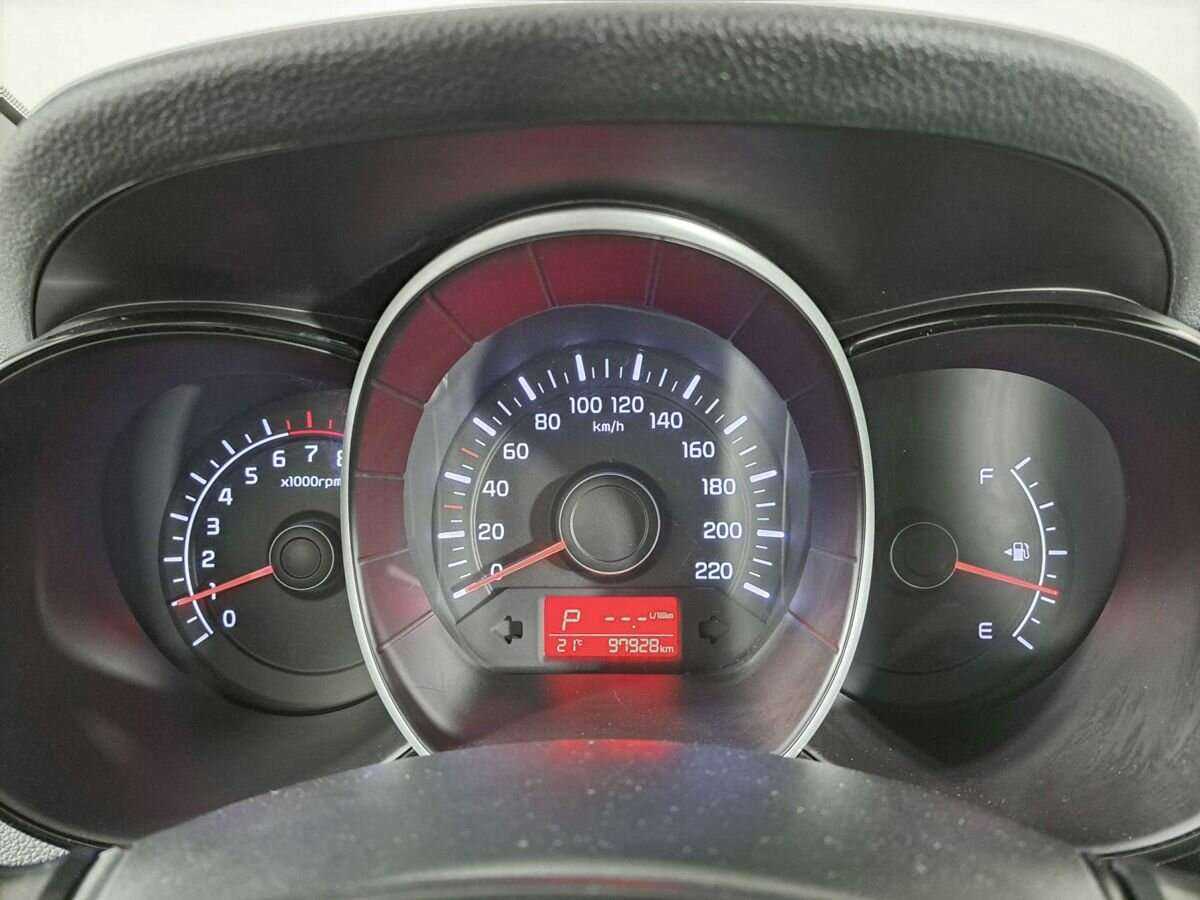 Kia Rio с пробегом — 2016 год. Фото: #10