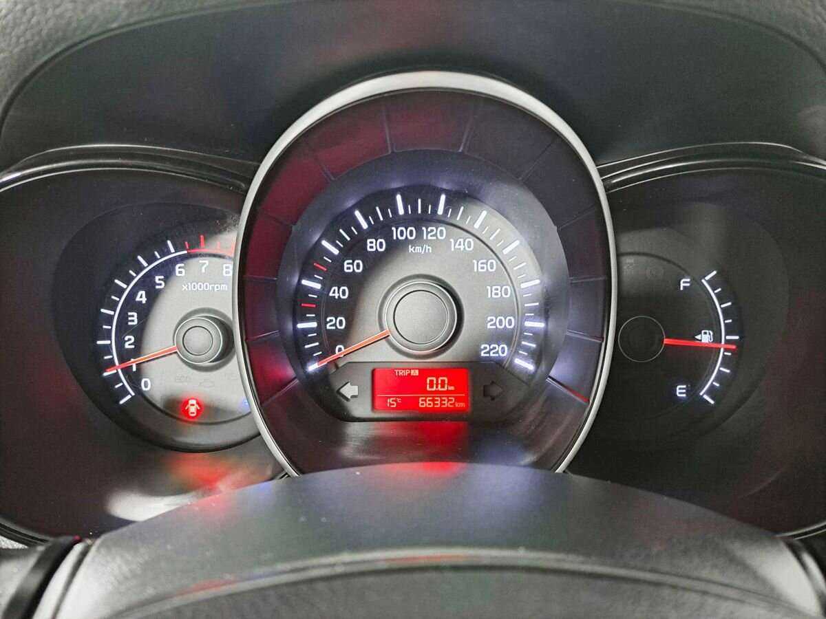 Kia Rio с пробегом — 2016 год. Фото: #10