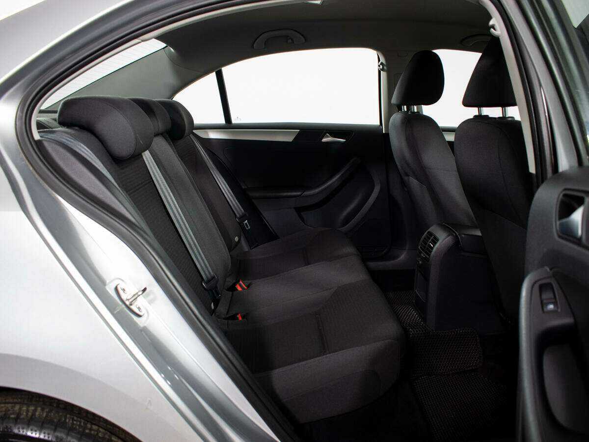 Volkswagen Jetta с пробегом — 2018 год. Фото: #9