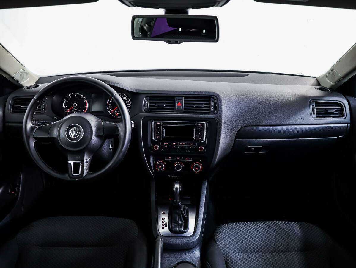 Volkswagen Jetta с пробегом — 2014 год. Фото: #8