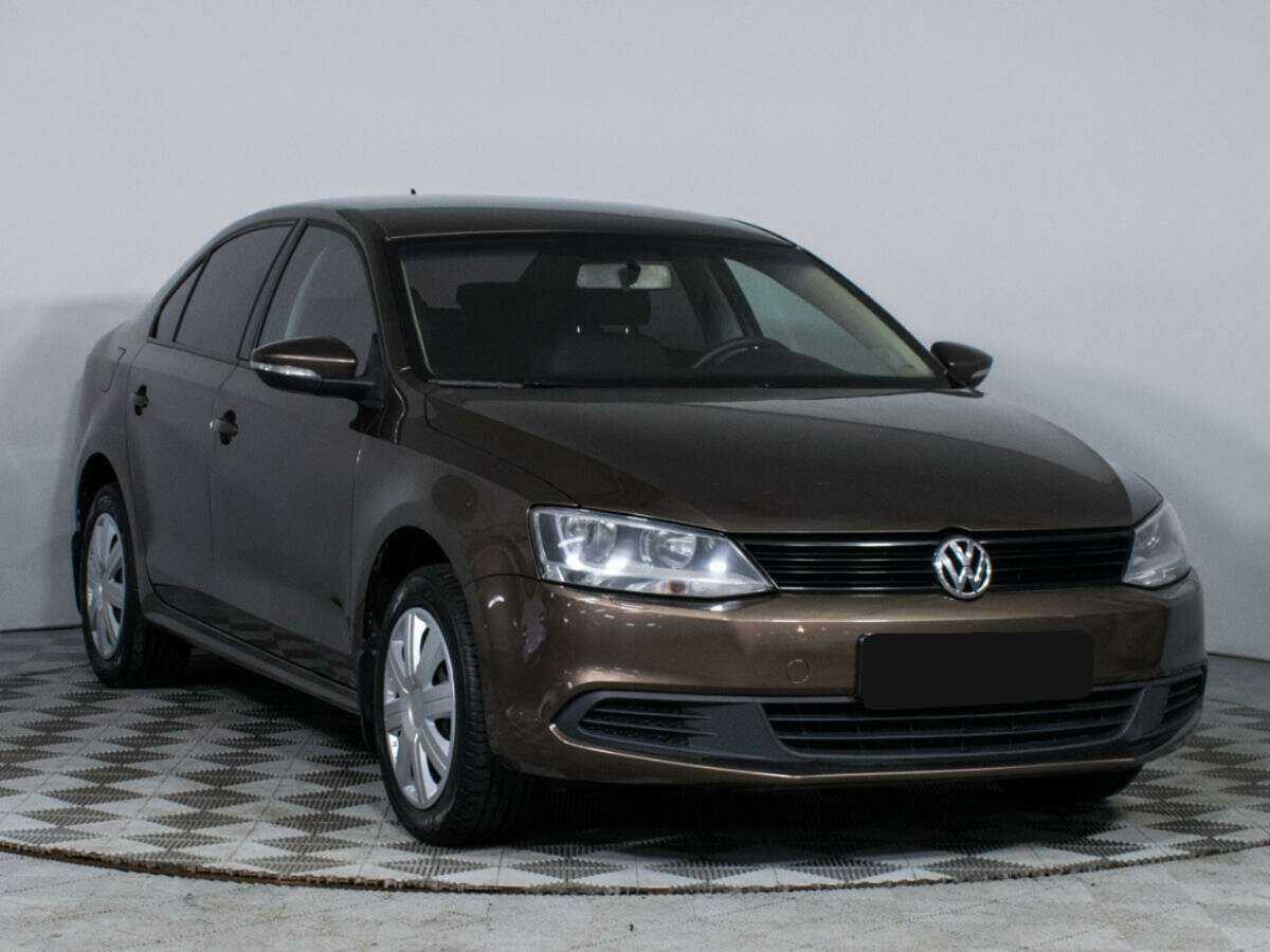 Volkswagen Jetta с пробегом — 2012 год. Фото: #2