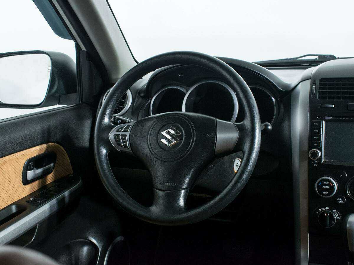 Suzuki Grand Vitara с пробегом — 2012 год. Фото: #12