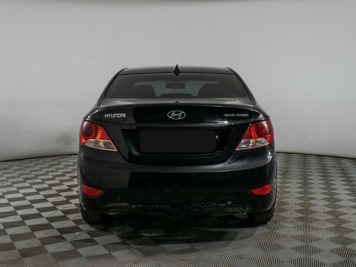 Hyundai Solaris с пробегом — 2013 год. Фото: #5