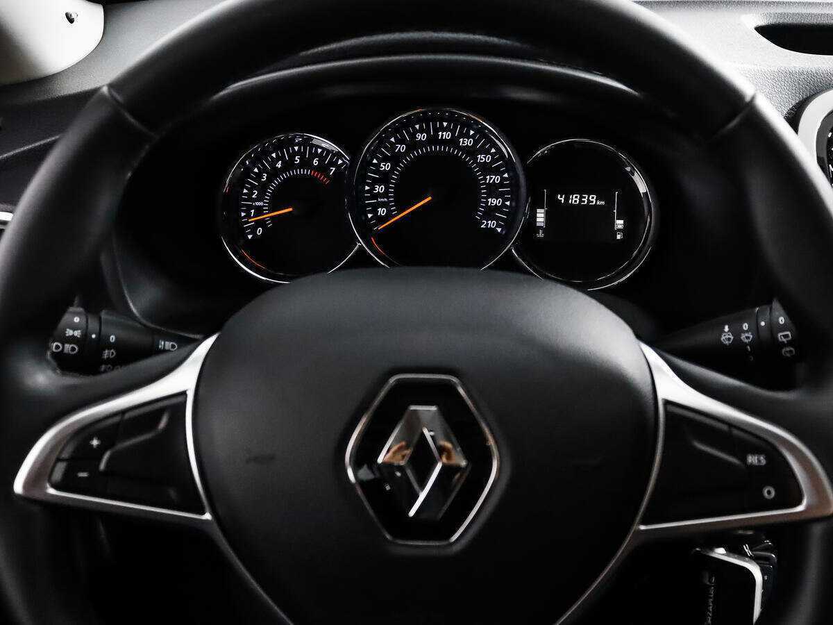Renault Sandero с пробегом — 2019 год. Фото: #14