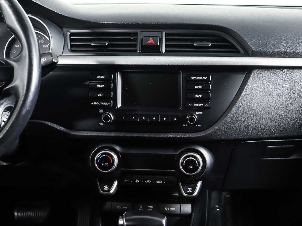 Kia Rio с пробегом — 2018 год. Фото: #12