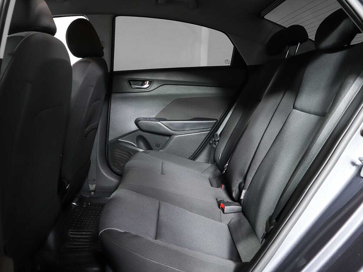 Hyundai Solaris с пробегом — 2021 год. Фото: #9