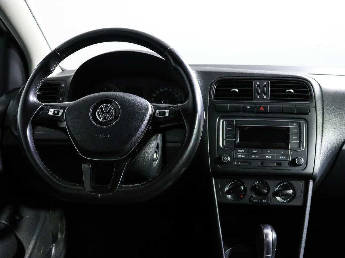 Volkswagen Polo с пробегом — 2018 год. Фото: #9