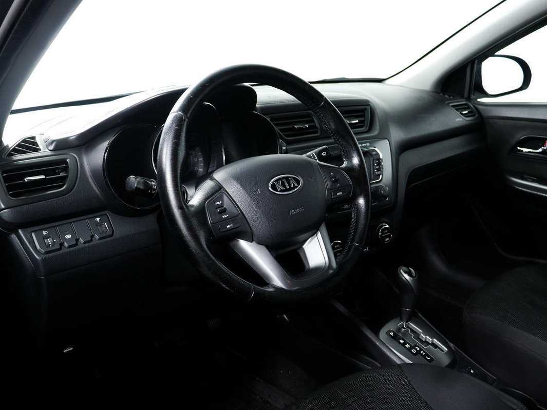Kia Rio с пробегом — 2012 год. Фото: #12