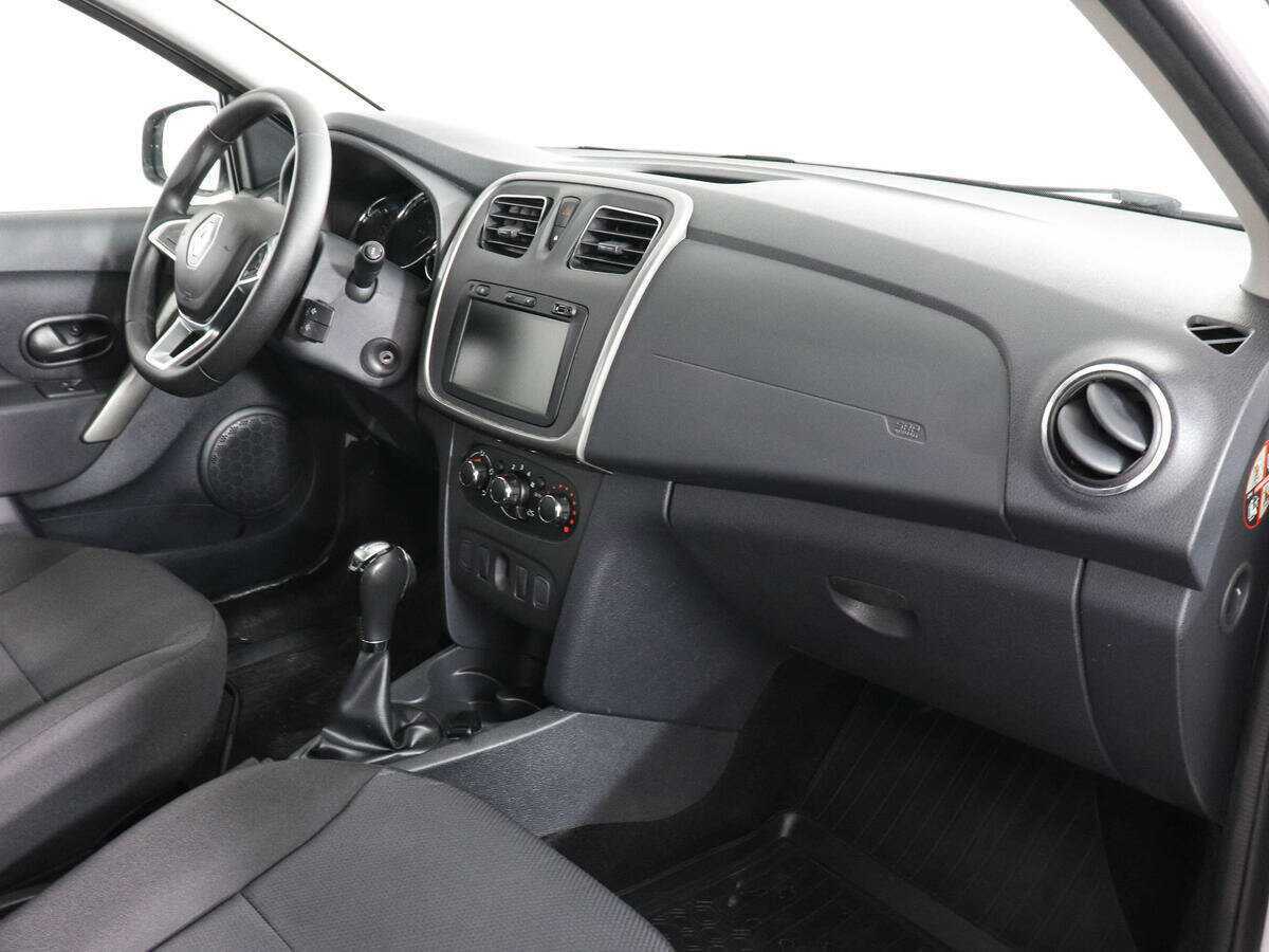 Renault Logan с пробегом — 2019 год. Фото: #9