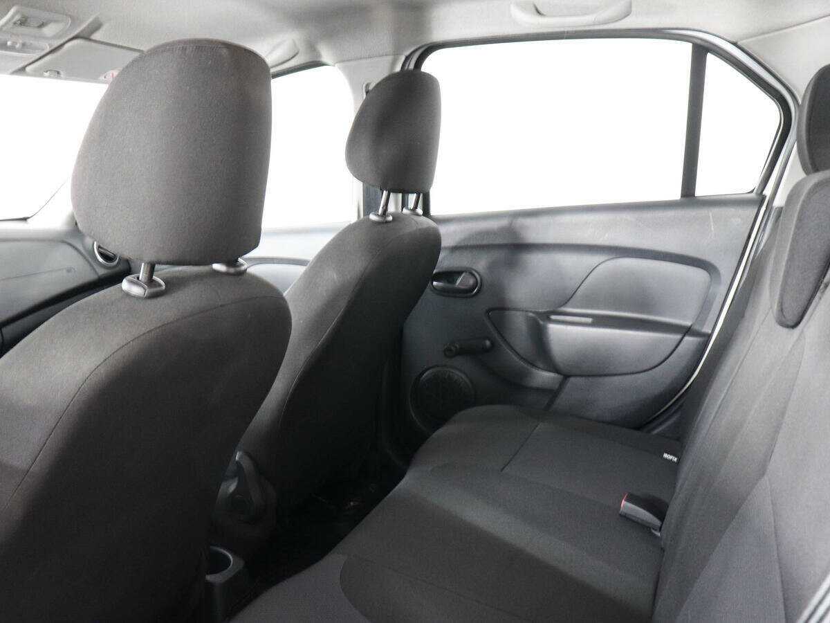 Renault Logan с пробегом — 2019 год. Фото: #11